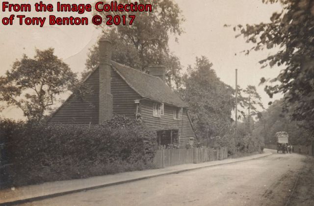 Old Cottage SML Bell 57574v3