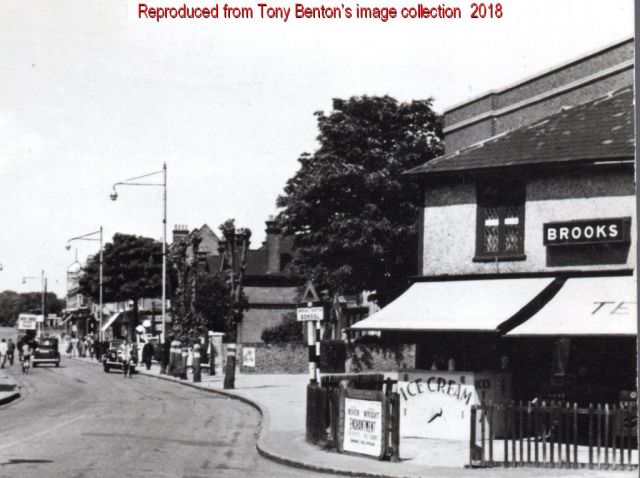 Cosy Corner Frith UPM8 1950 crop